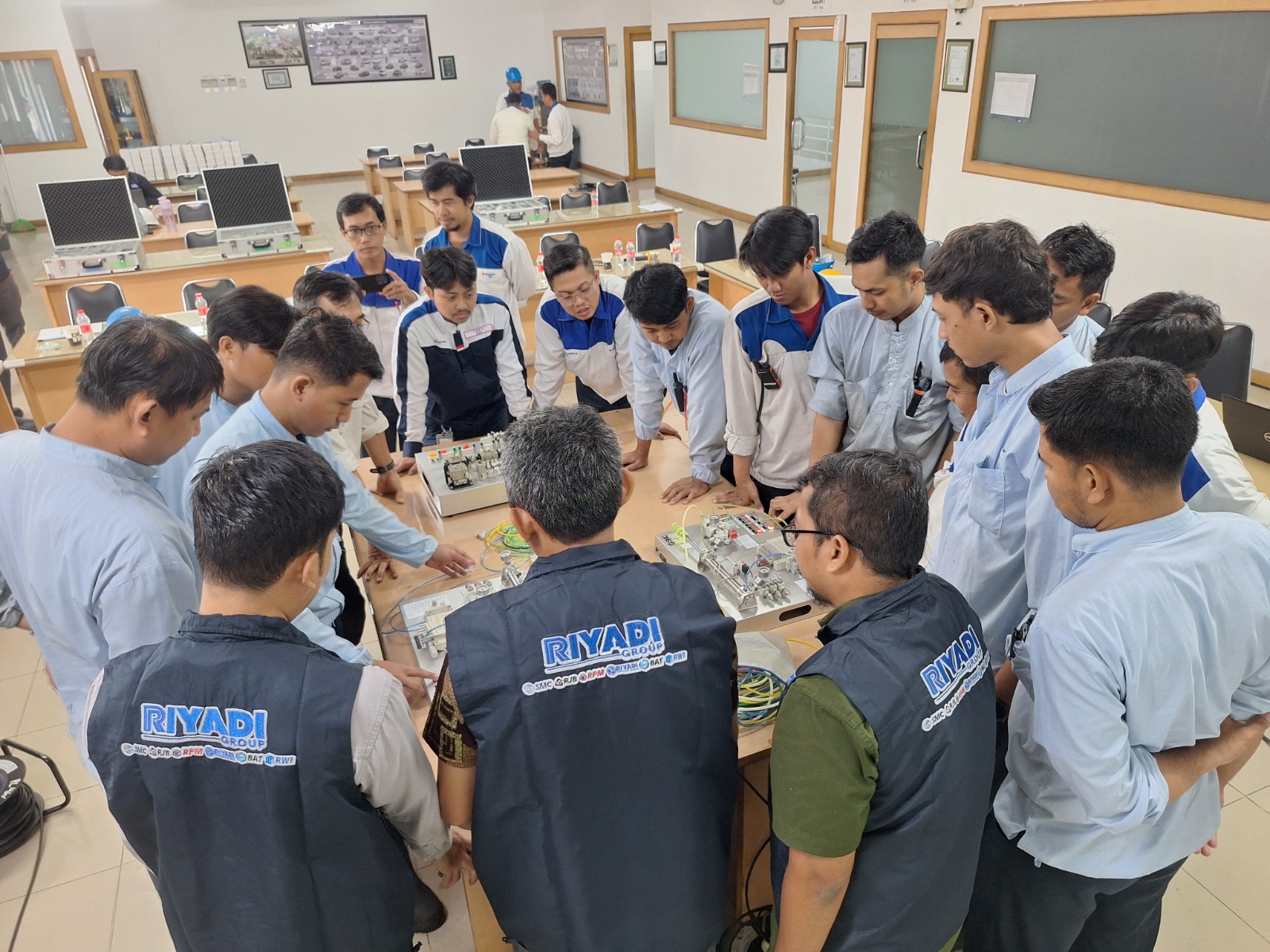 RIYADI GROUP GELAR TRAINING PRODUK SMC PNEUMATIC  untuk pt suzuki indonesia
