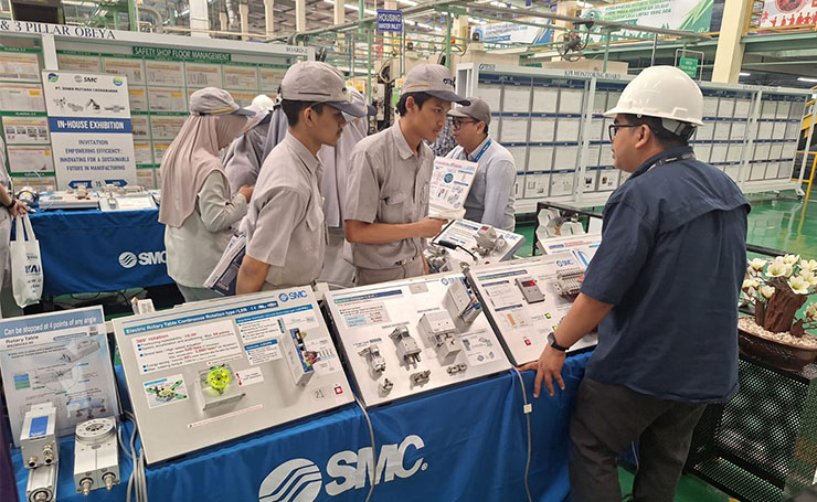 In-House Exhibition Riyadi Group di PT. OTICS