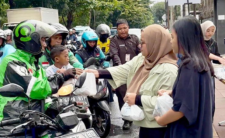Aksi Sosial Riyadi Group Bagi Tajkil di Bulan Ramadan
